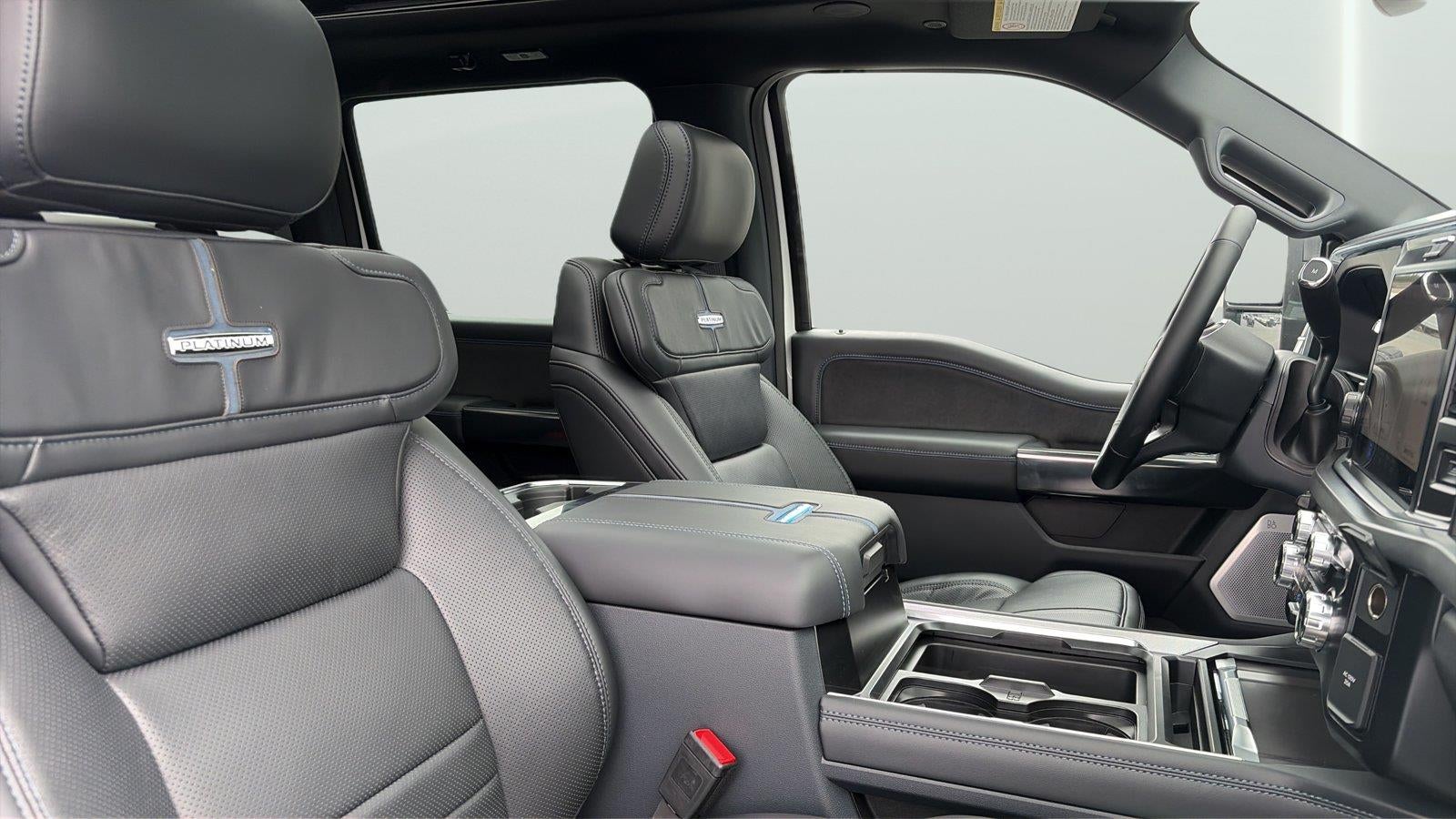 2027 Ford Super Duty F-450 Drw Platinum
