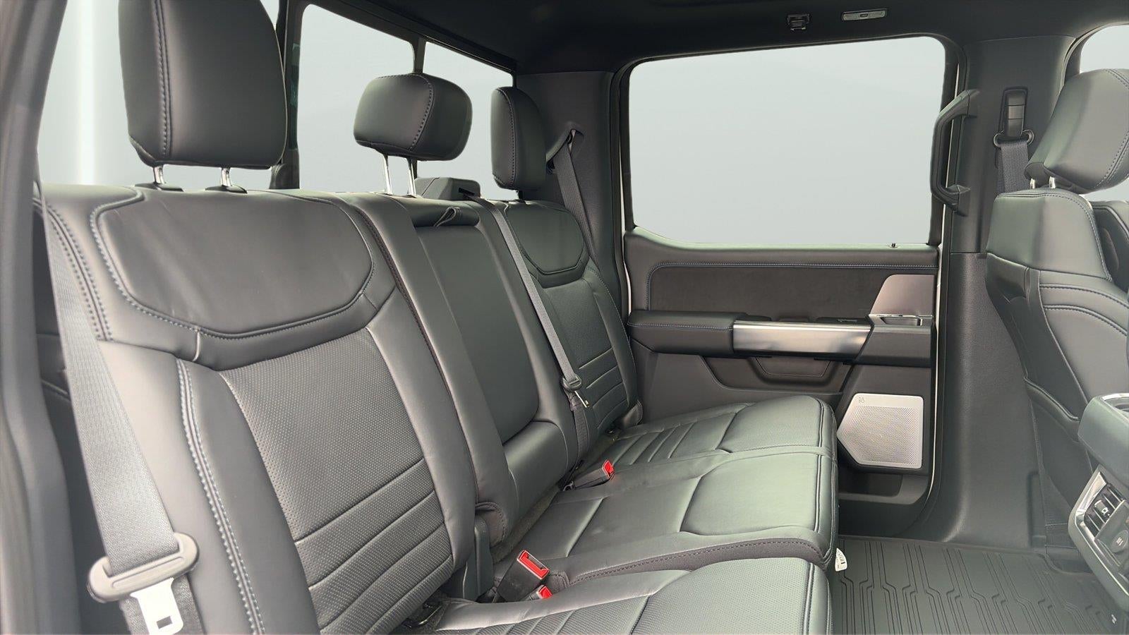 2027 Ford Super Duty F-450 Drw Platinum