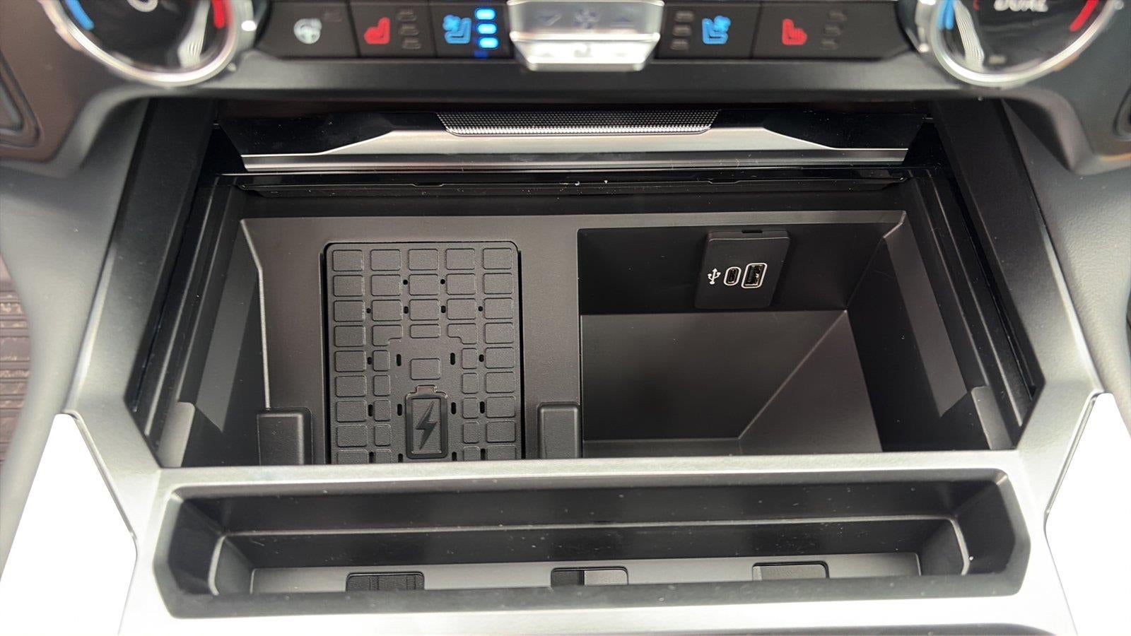 2027 Ford Super Duty F-450 Drw Platinum