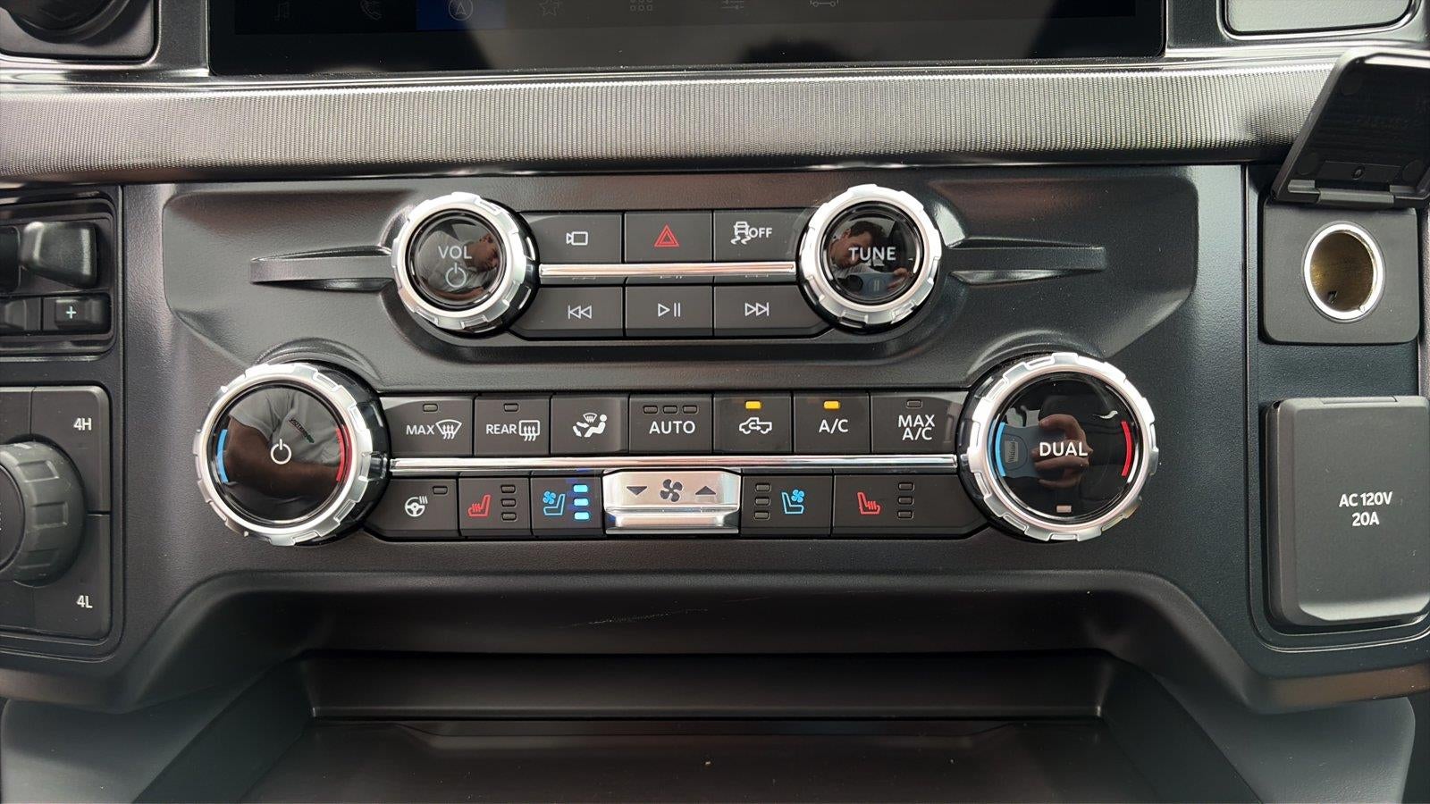 2027 Ford Super Duty F-450 Drw Platinum