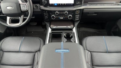 2027 Ford Super Duty F-450 Drw Platinum