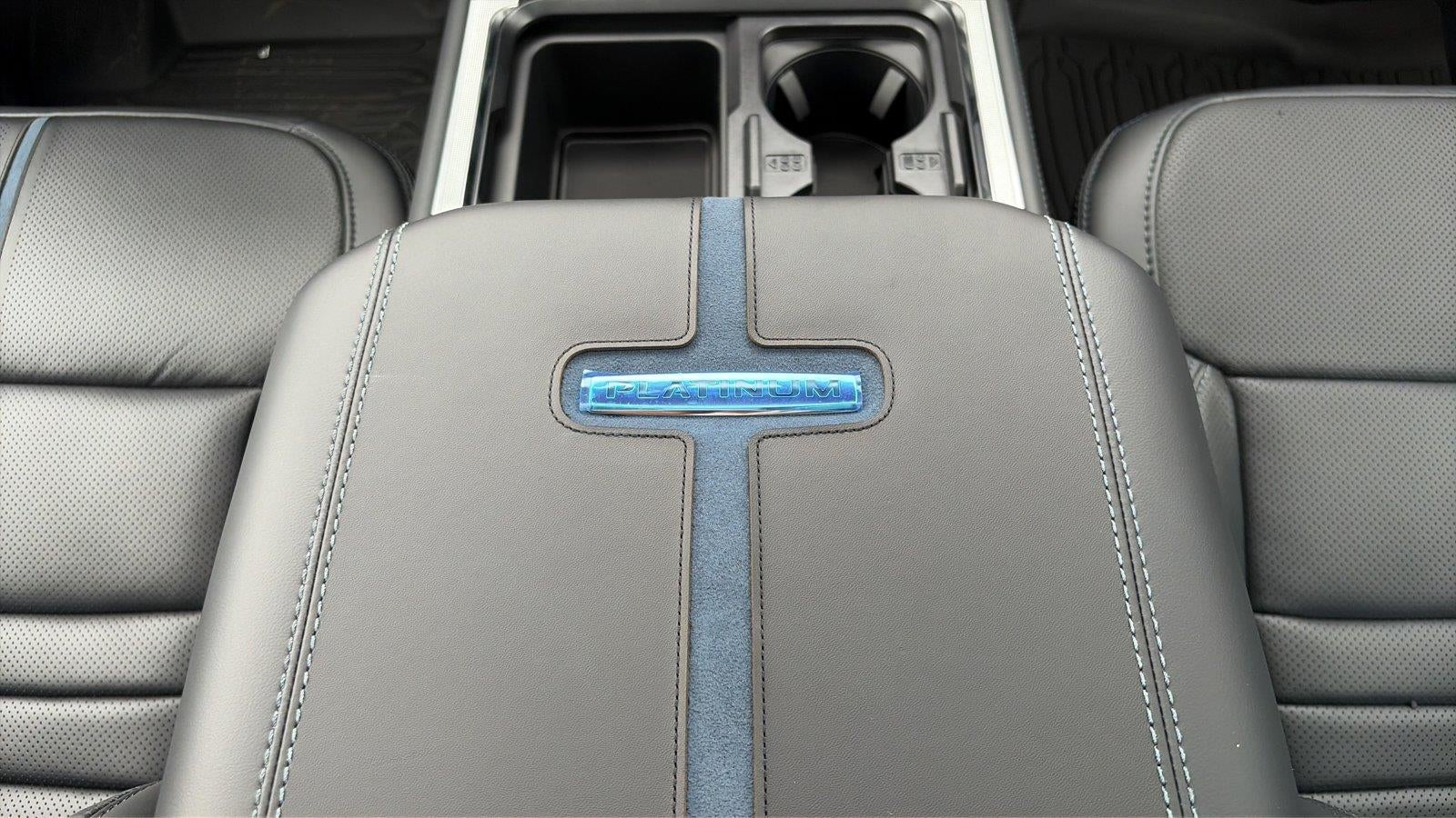 2027 Ford Super Duty F-450 Drw Platinum