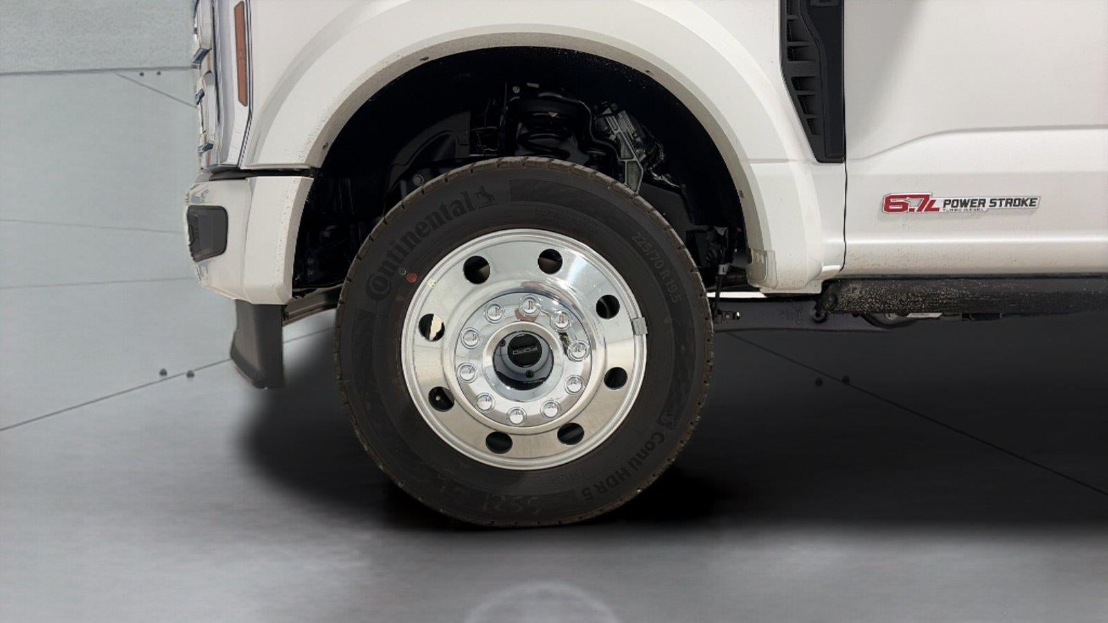 2027 Ford Super Duty F-450 Drw Platinum