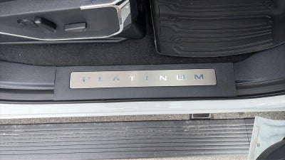 2027 Ford Super Duty F-450 Drw Platinum