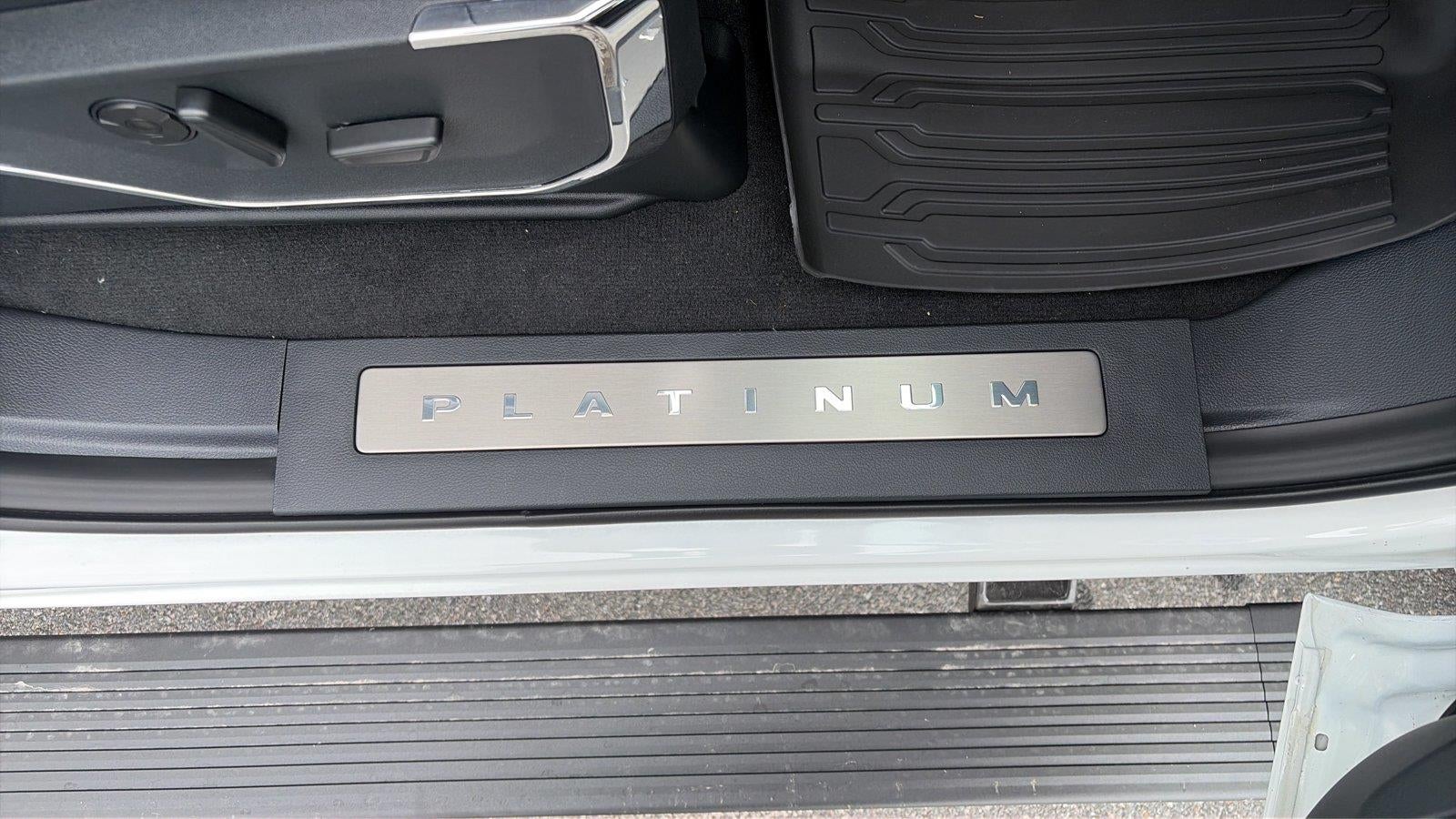 2027 Ford Super Duty F-450 Drw Platinum