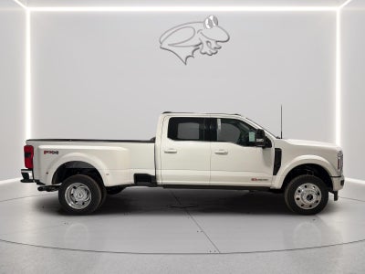 2027 Ford Super Duty F-450 Drw Platinum