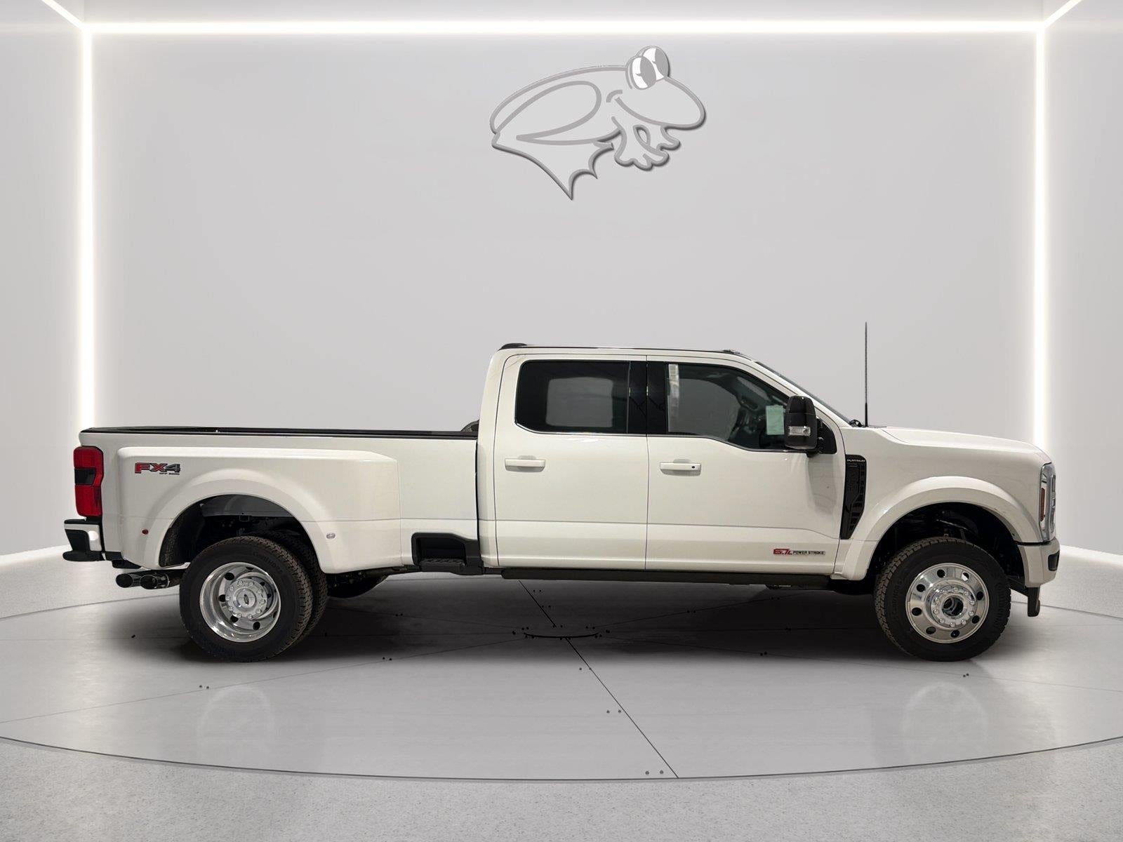 2027 Ford Super Duty F-450 Drw Platinum