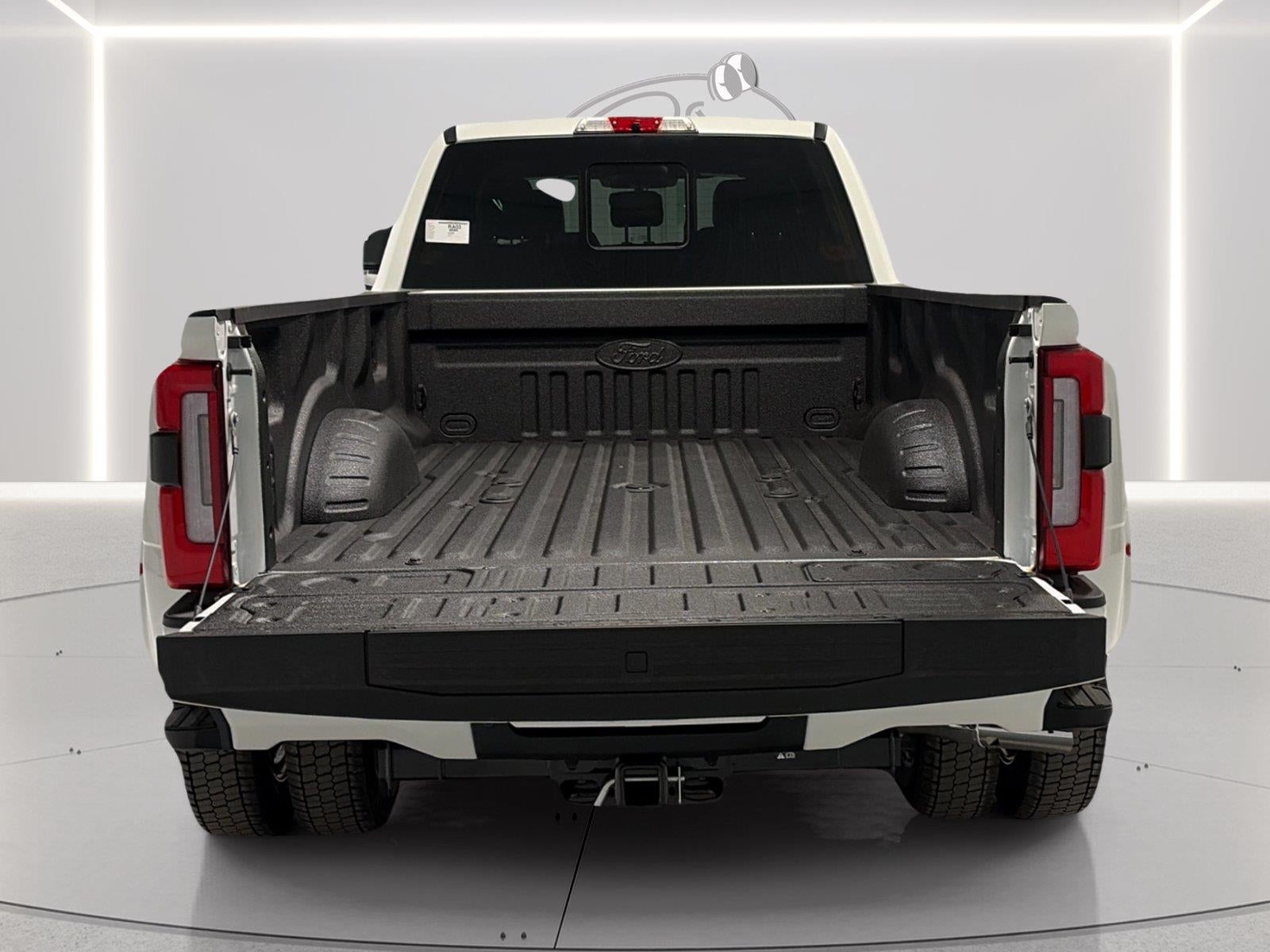 2027 Ford Super Duty F-450 Drw Platinum