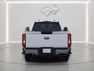 2025 Ford Super Duty F-350 XLT