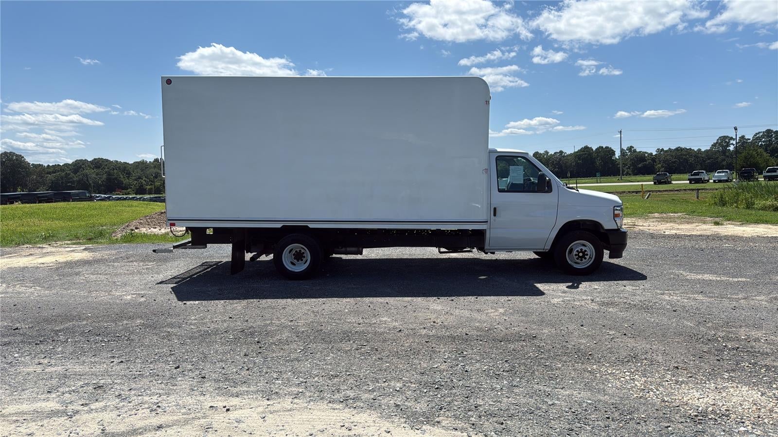 2024 Ford E-Series Cutaway Base