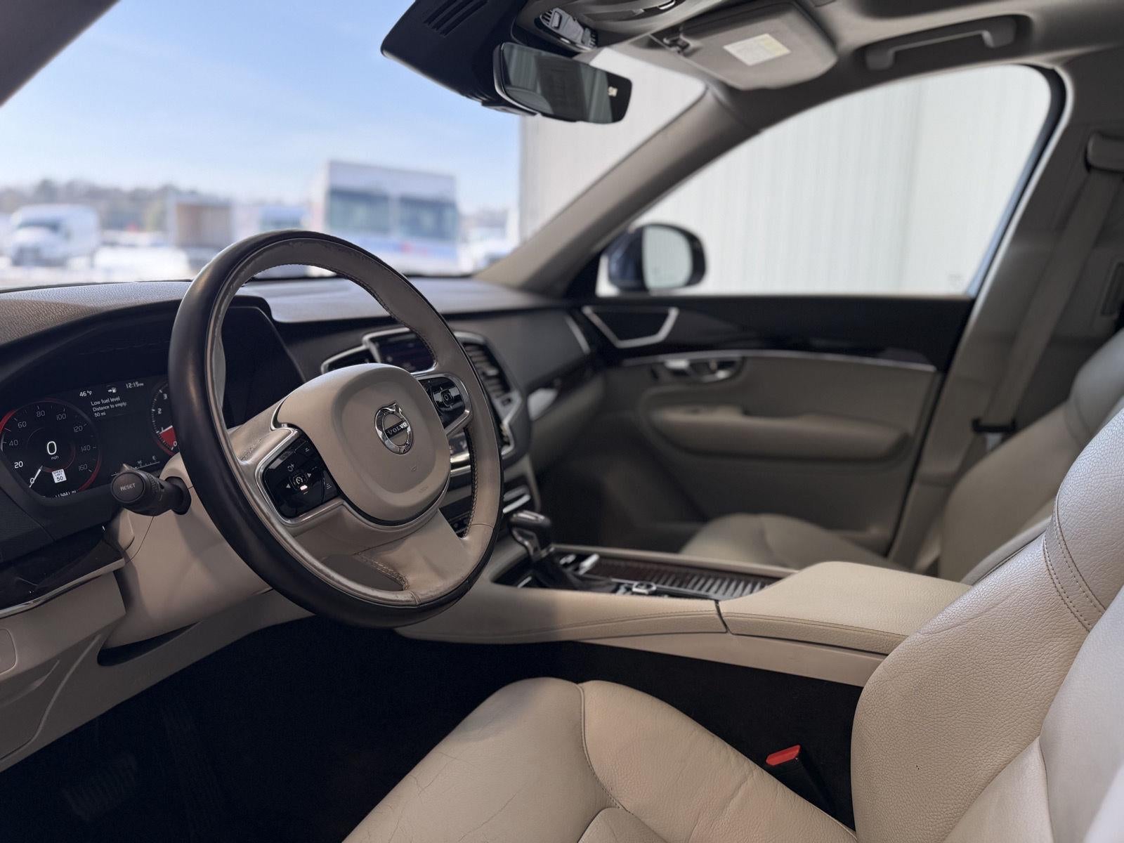 2017 Volvo XC90 Momentum