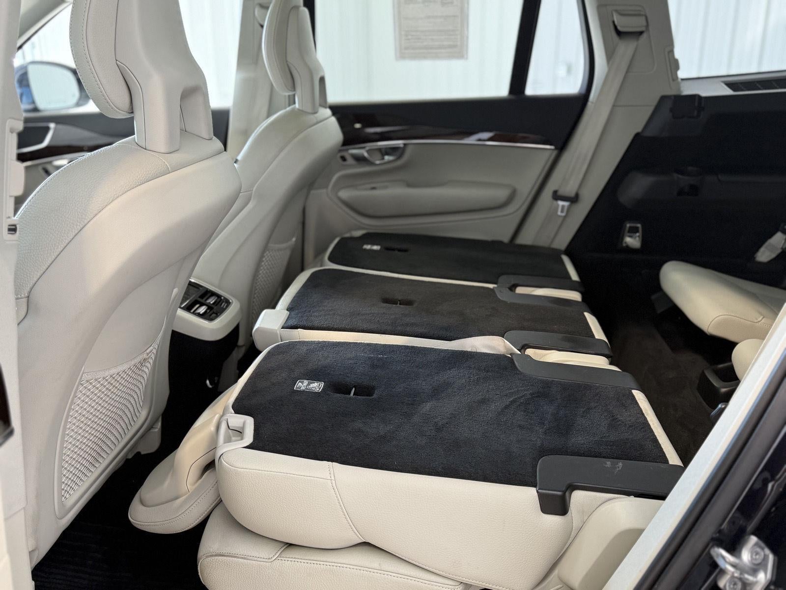 2017 Volvo XC90 Momentum