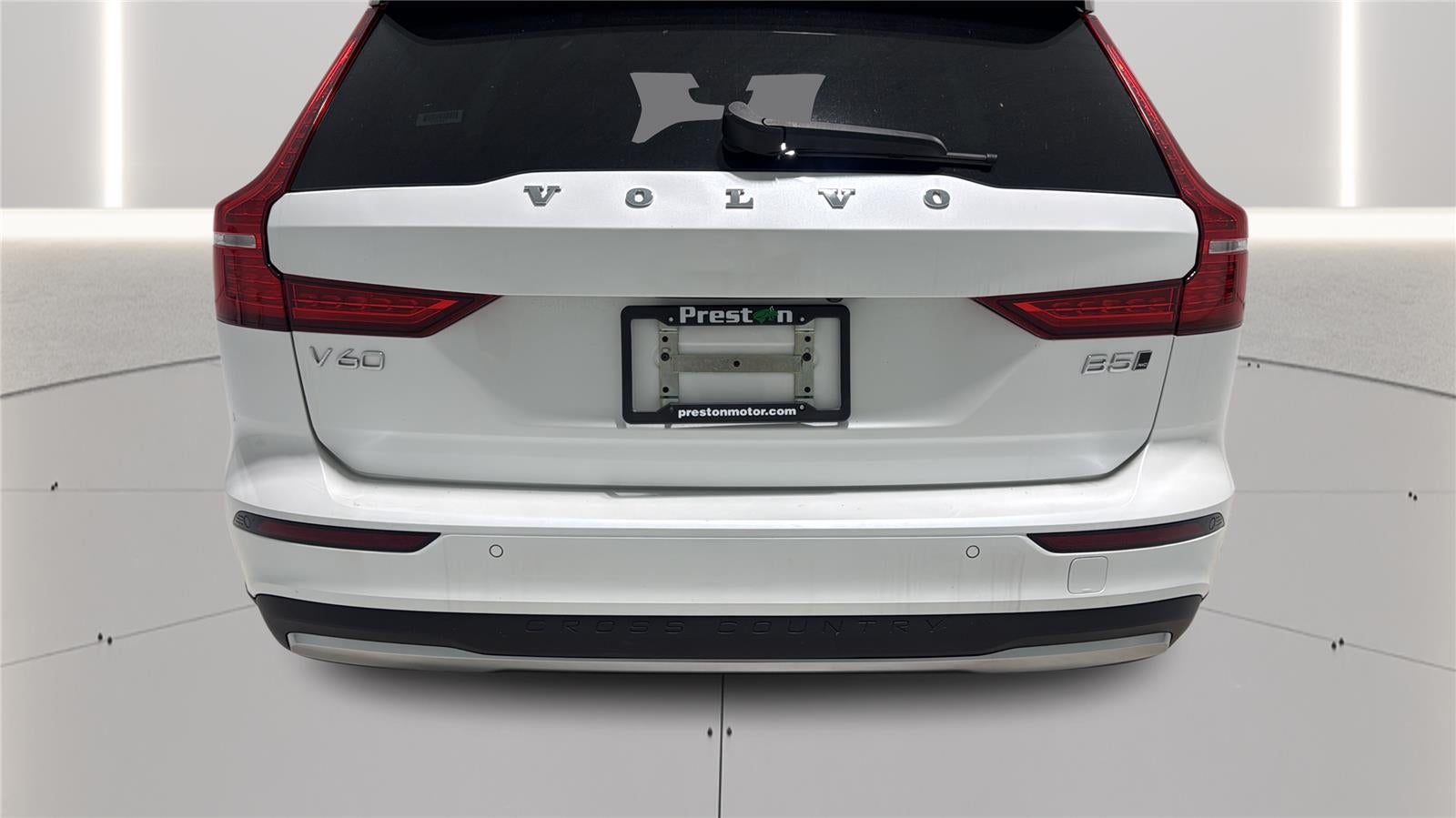 2025 Volvo V60 Cross Country Plus
