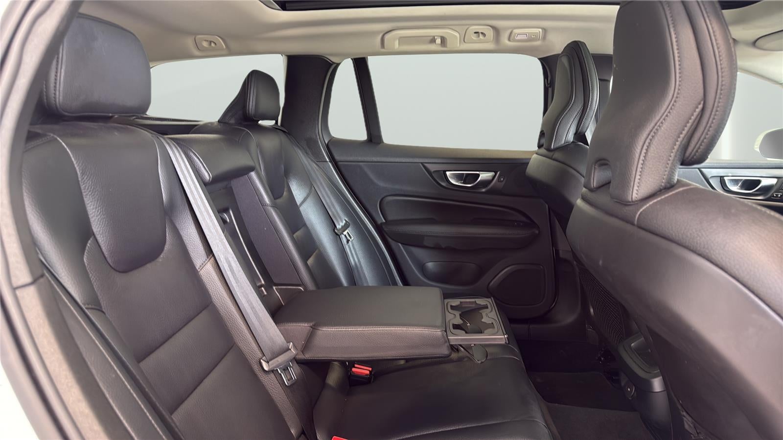 2025 Volvo V60 Cross Country Plus