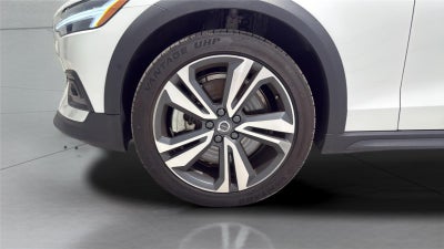2025 Volvo V60 Cross Country Plus