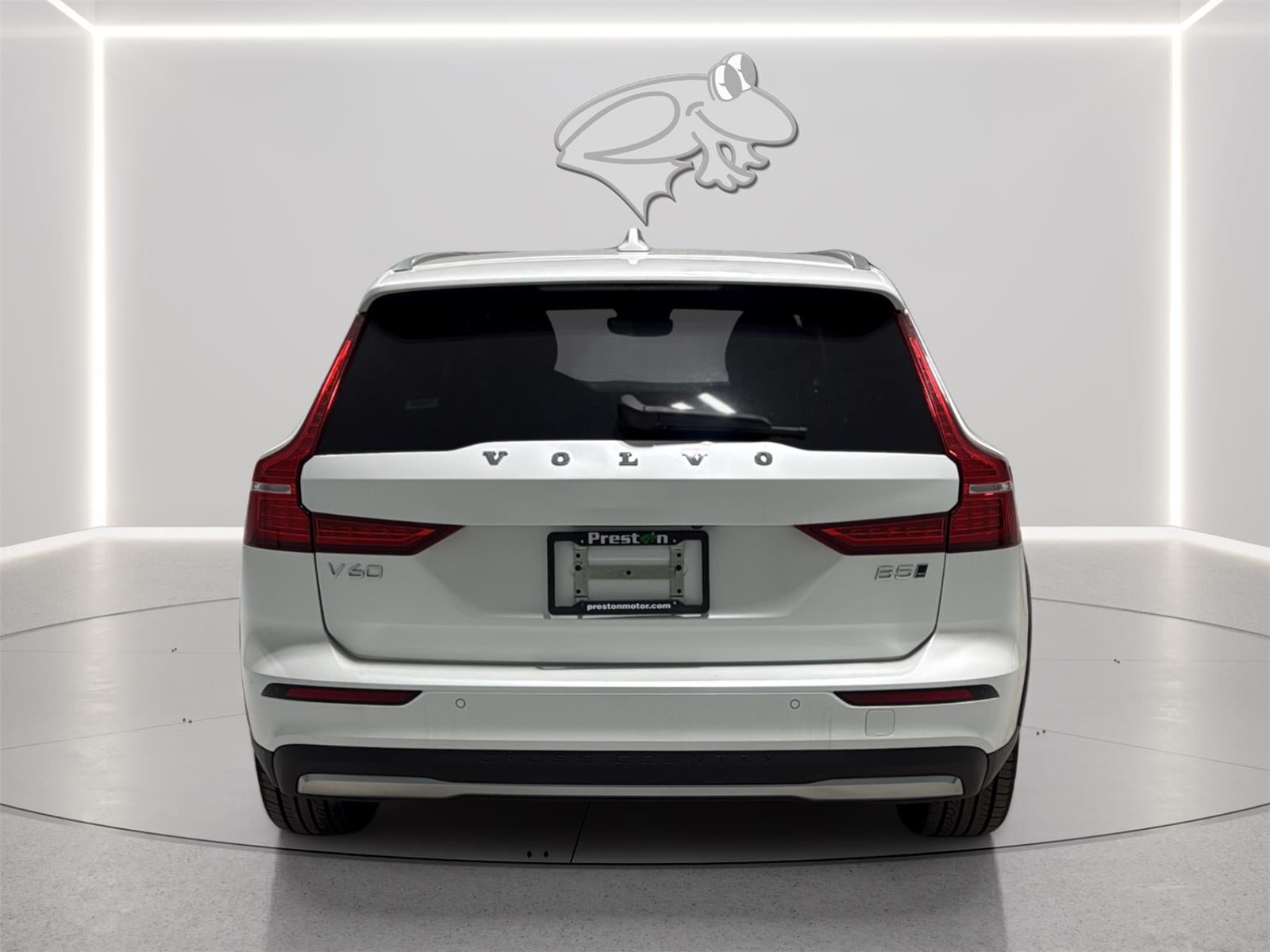 2025 Volvo V60 Cross Country Plus