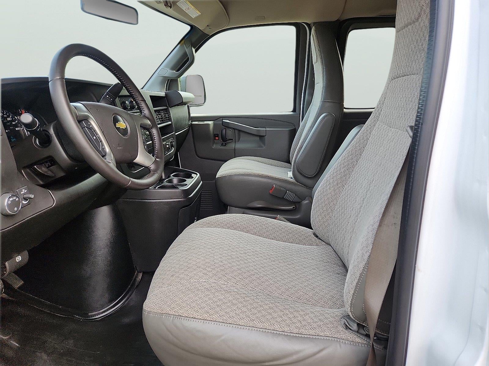 2017 Chevrolet Express Passenger 3500 LS