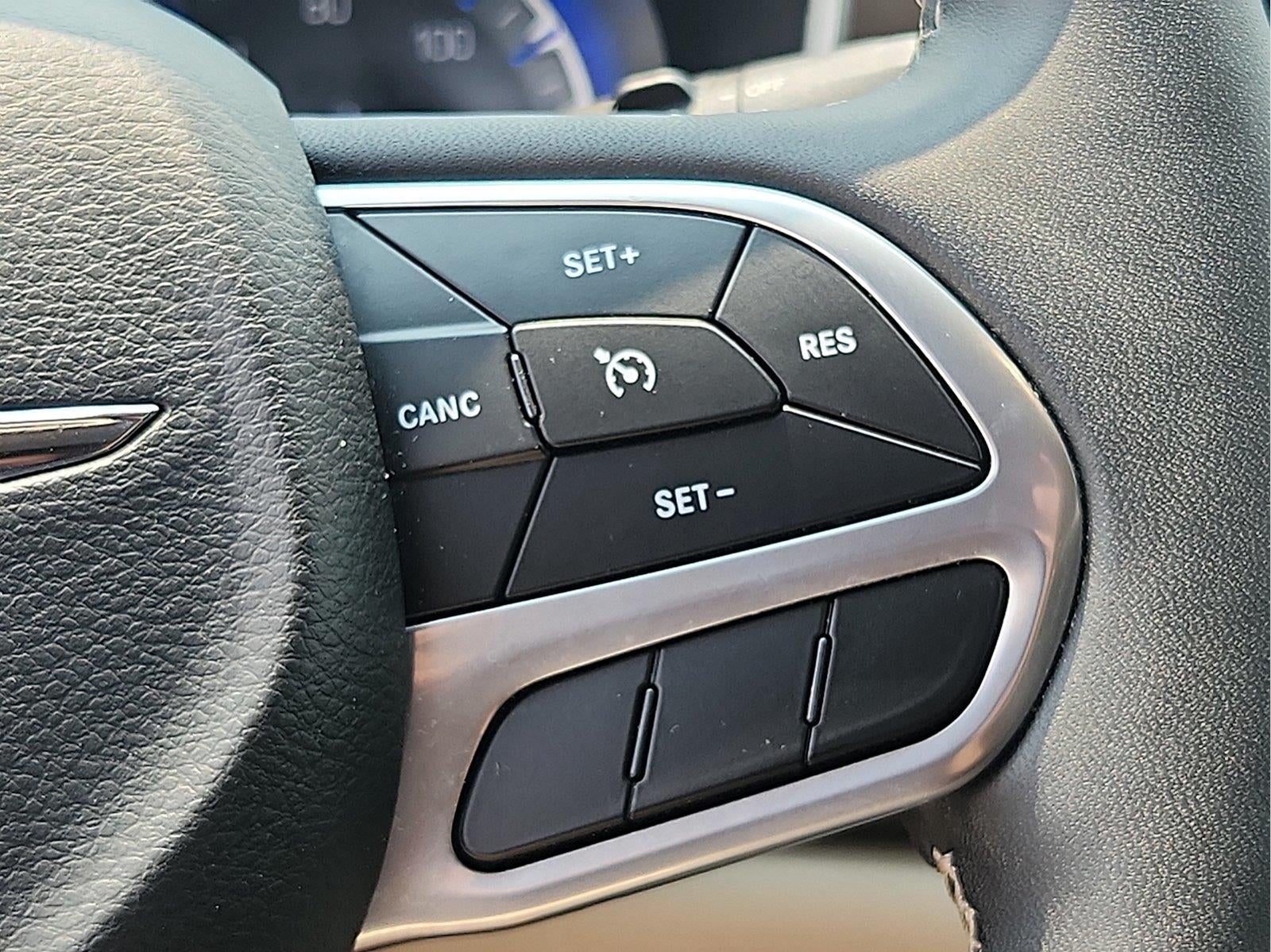 2024 Chrysler Voyager LX