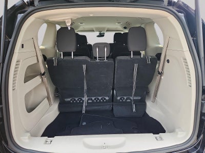 2024 Chrysler Voyager LX
