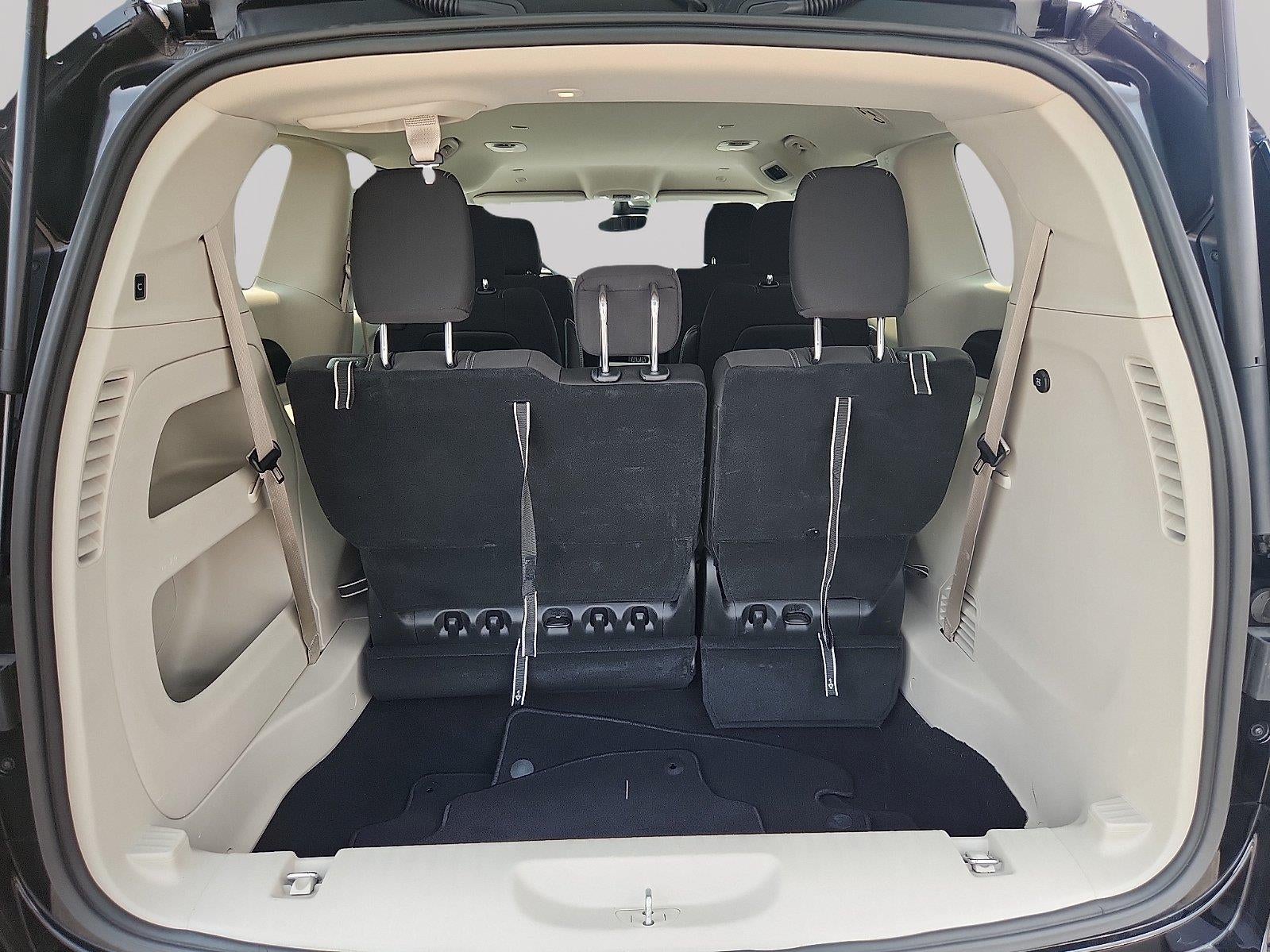 2024 Chrysler Voyager LX