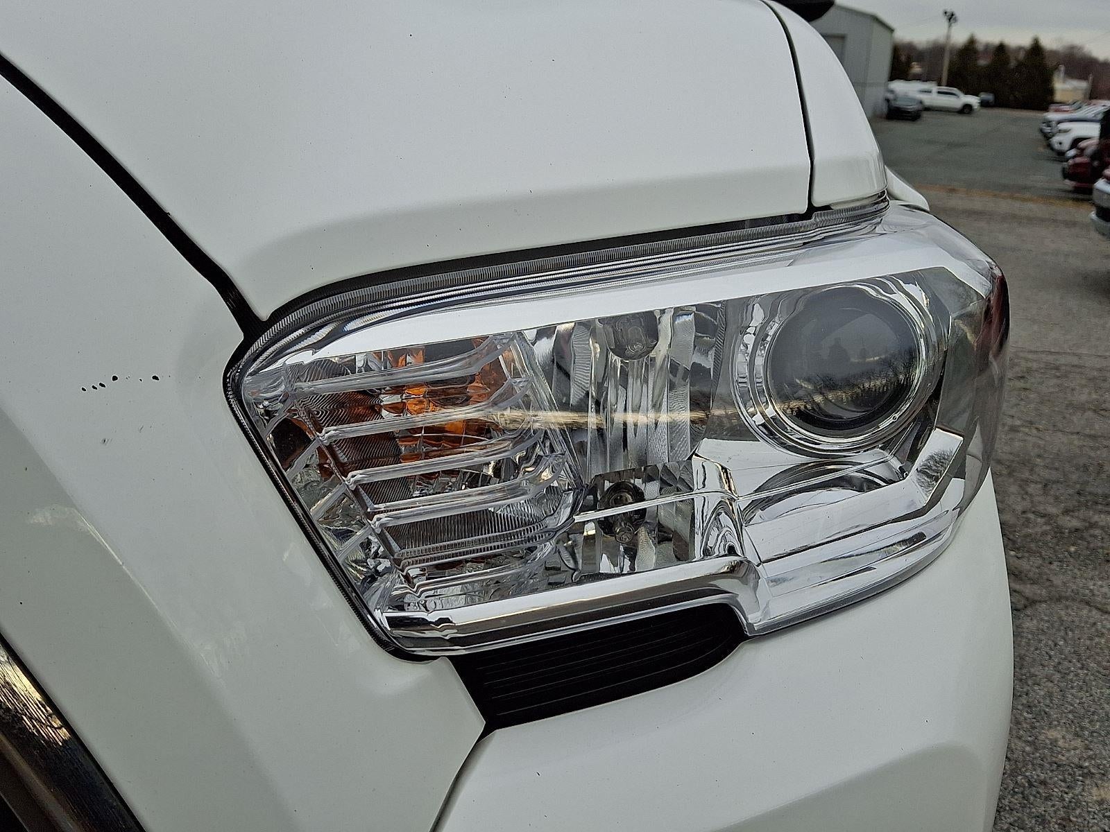 2022 Toyota Tacoma 4WD SR