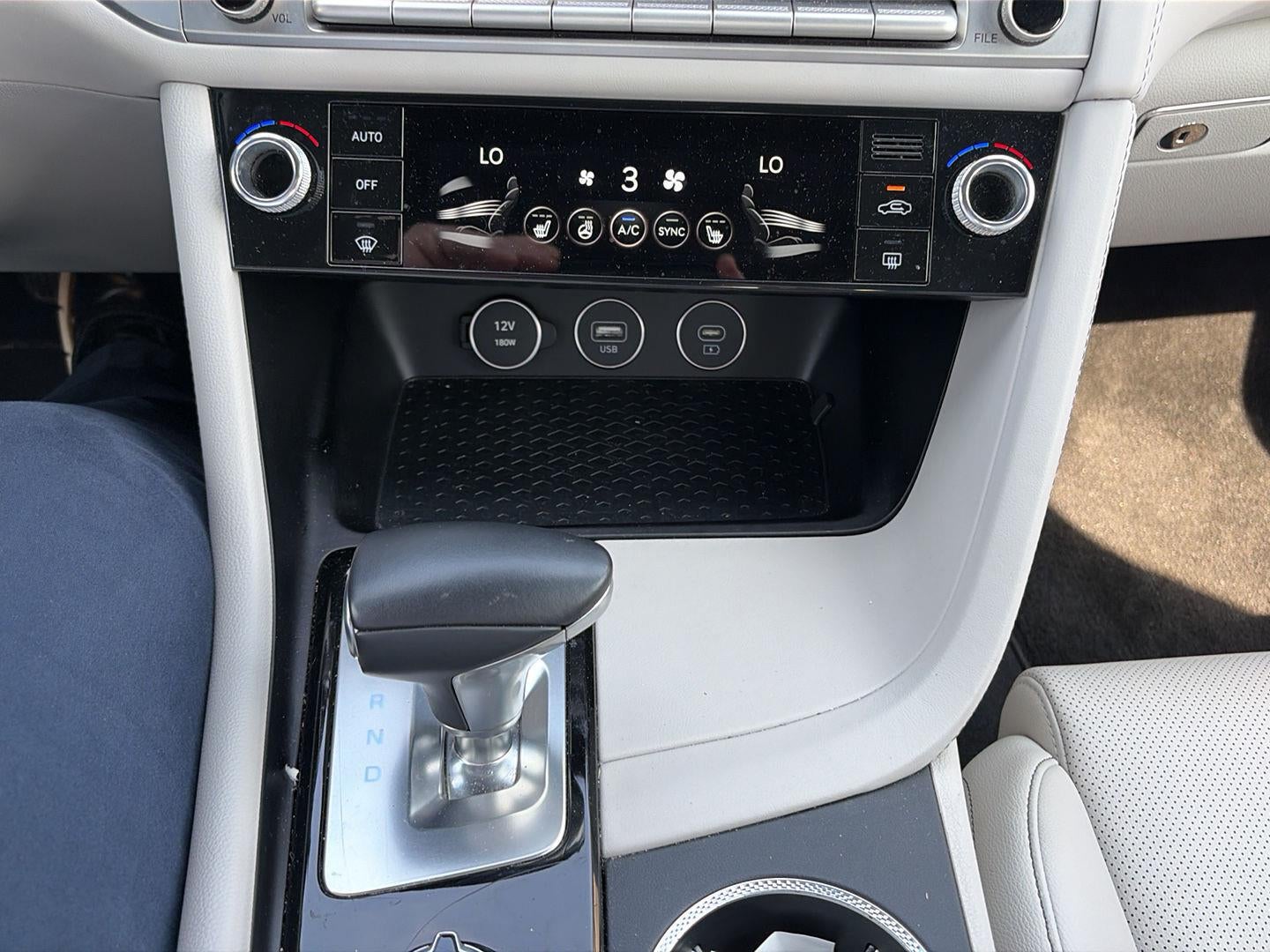 2025 Genesis G70 2.5T